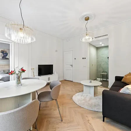 Historic Luxury Apartment With Free Parking And Garden
