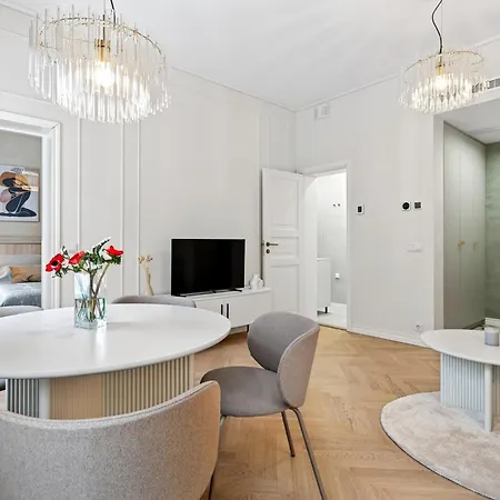 Historic Luxury Apartment With Free Parking And Garden