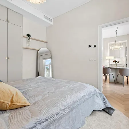 Lejlighed Historic Luxury Apartment With Free Parking And Garden