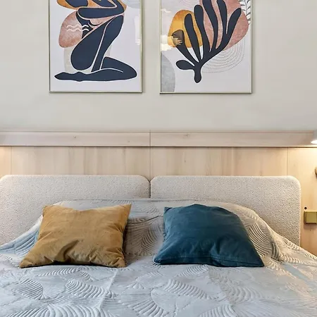 Historic Luxury Apartment With Free Parking And Garden Tallinn