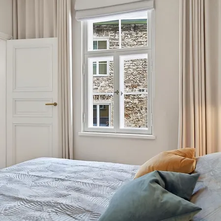 Lejlighed Historic Luxury Apartment With Free Parking And Garden *